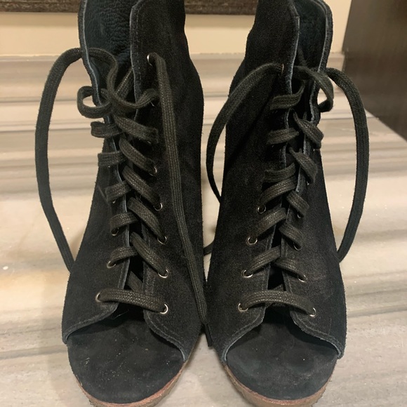 Ugg  lace up bootie - Picture 2 of 6